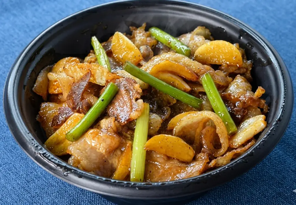 【おぐらの唐揚】食材高騰の逆風に「安くて旨い」への挑戦。熊本の唐揚げ専門店「おぐらの唐揚」が、ALL 590円の本格丼5種を3月1日より新発売！ 画像 3