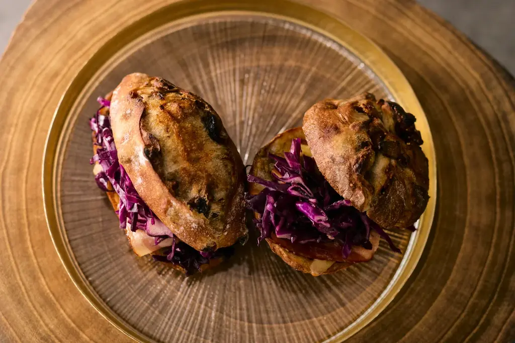 九品仏に本店をかまえるベーカリー「Comme’N」のSpring Collection春色が目にも鮮やかな“さくら”や“いちご”のパンから春のピクニックにぴったりなピッツァやサンドウィッチが新登場 画像 7