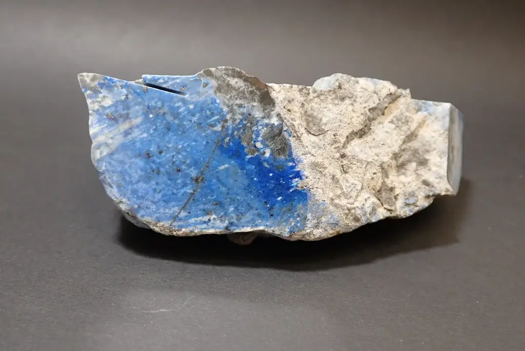 【国立科学博物館】「日本産ラピスラズリ　糸魚川市内で発見」 画像 2