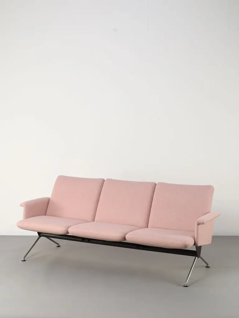 スタイリスト石井佳苗さん×ロイズ・アンティークス。ダッチヴィンテージ家具のミックススタイリング展『INTERSECTION – Dutch Modernism Edit -』 画像 7