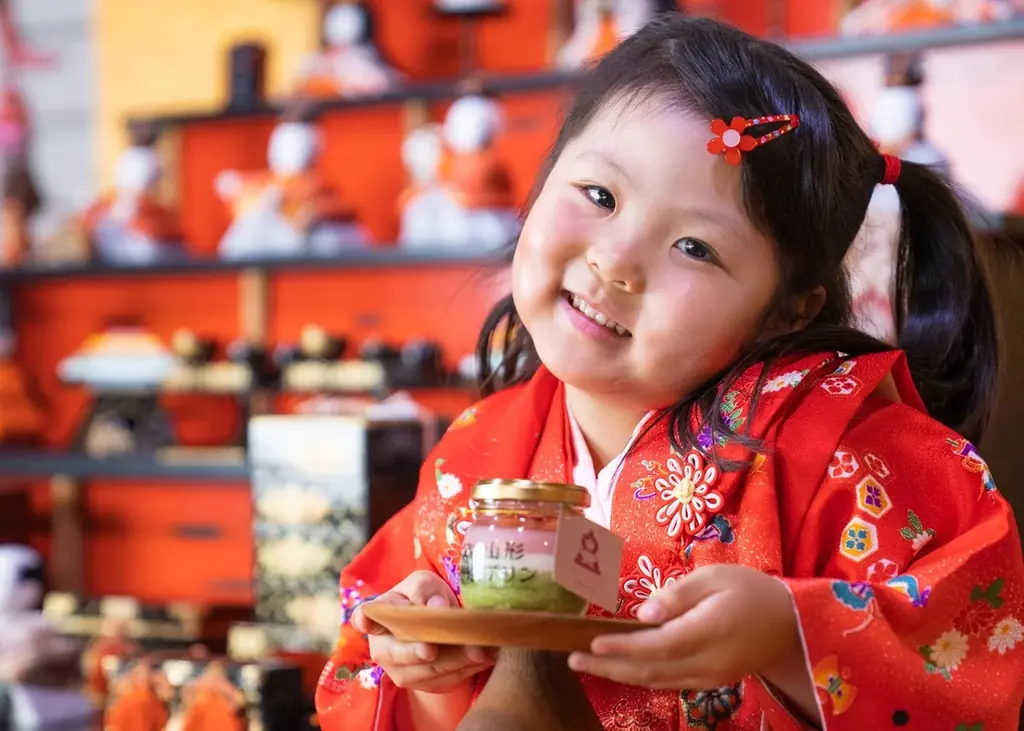 【山形プリン】混ぜれば“桜餅”の味わい？山形の春を五感で楽しむ三層仕立ての和スイーツ「ひなぷりん」が2026年2月28日（土）より期間限定で再登場！ 画像 3