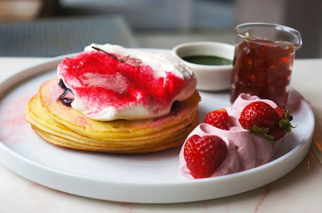 【MICASADECO】桜とジャスミン。華やかさと軽やかさを兼ね備えた、香り豊かな2種の春限定パンケーキ 画像 3