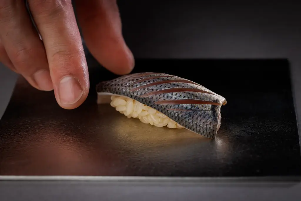 【好評につき3月も延長】六本木で“1貫200円”の赤酢寿司コース体験！15000人超が来店した「本格江戸前寿司15貫¥3,000コース」を限定開催┃鮨カゲロウプロジェクト 画像 6