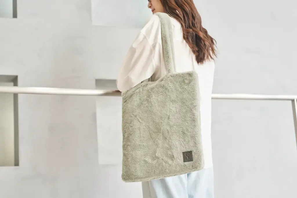 【Makuake 公開8分で達成】「100%作れません」と断られ続けた設計図が、10年の執念で「太らない」未来の四次元トートになった【2日でファッションカテゴリー3位に】 画像 2