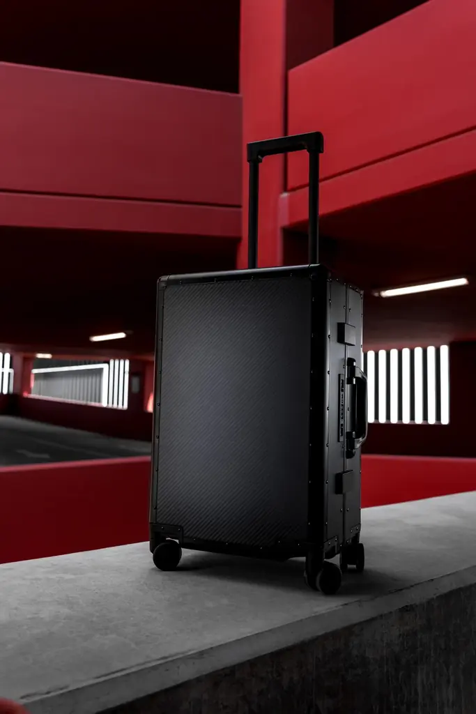 出張移動のストレスは、素材と構造で減らせる。ハイエンド・ビジネスに向けたカーボンファイバーラゲージMVST「Carbon S 2.0 / Carbon X 2.0」 画像 5