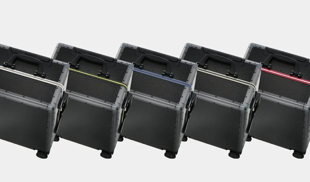 出張移動のストレスは、素材と構造で減らせる。ハイエンド・ビジネスに向けたカーボンファイバーラゲージMVST「Carbon S 2.0 / Carbon X 2.0」 画像 9