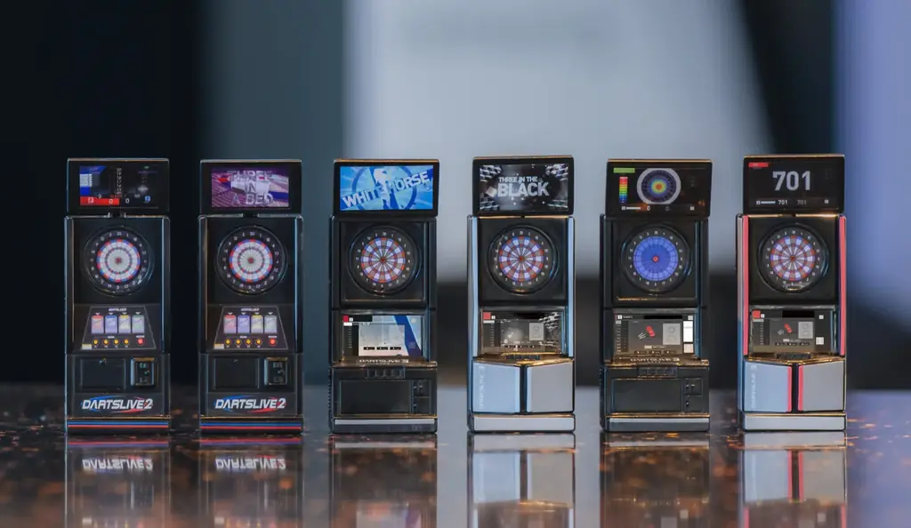 デスクにダーツバーをつくろう！お店と同じ“あの”爽快サウンドも。ダーツライブのガシャポン®第2弾が登場 画像 2