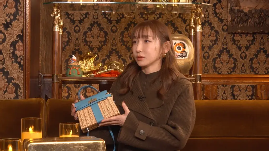 14歳で高額納税者番付入り…加護亜依が“モー娘。時代”の栄光を振り返る「家賃80万円」「4LDK」「世田谷区深沢」生活、そして中学生で“ベンツ”購入も…加護の想いが詰まった高級バッグを衝撃査定！ 画像 4