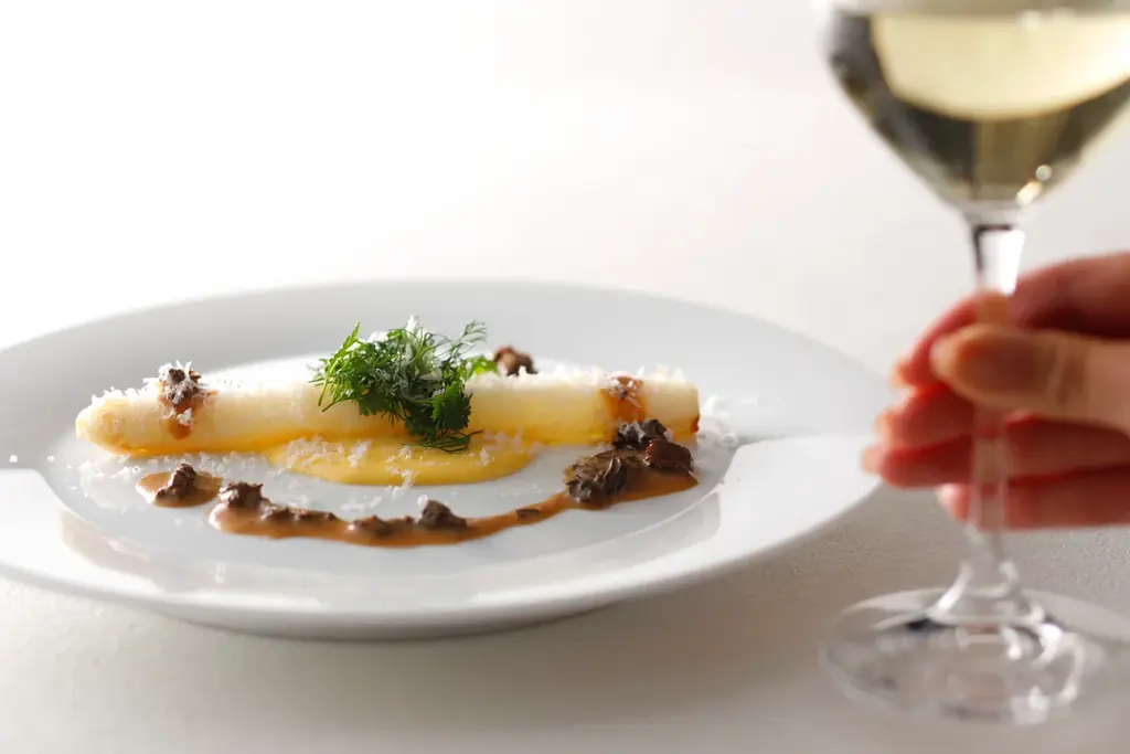 地上144mで堪能！春を告ぐ、ホワイトアスパラと桜海老。 画像 2