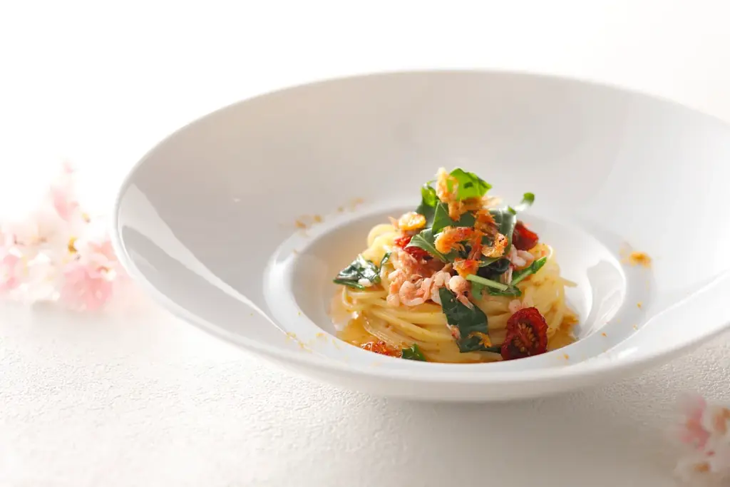 地上144mで堪能！春を告ぐ、ホワイトアスパラと桜海老。 画像 3