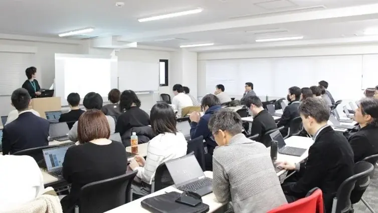 auフィナンシャル、全社員参加『サステナDAY』で事業提案