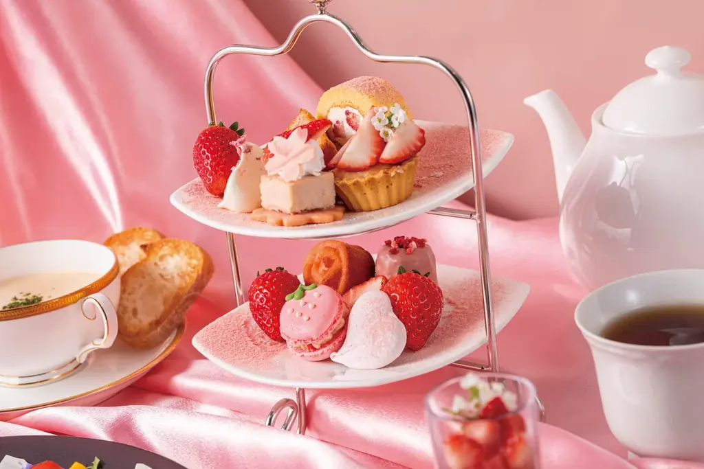 【舞浜ビューホテル by HULIC】いちごと桜がふんわりと春を彩る「いちごアフタヌーンティー」が登場。 画像 2