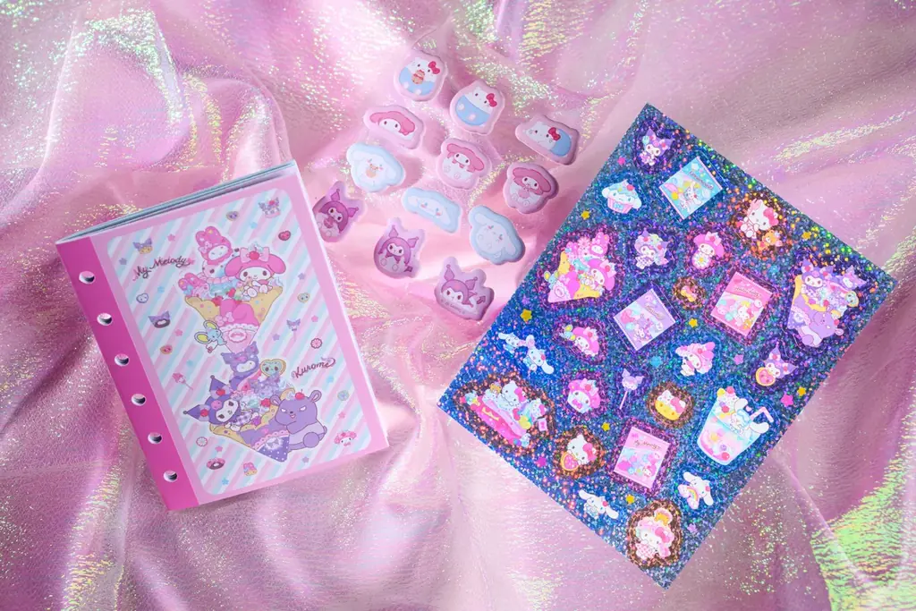 サンリオキャラクターズのオリジナルデザイン！　シール帳＆シール2枚が付録の『らぶキャラvol.57』予約受付中 画像 2