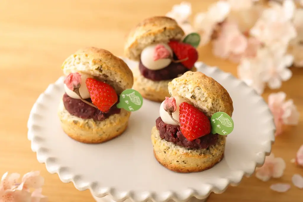 【BAKERS gonna BAKE】東京たい焼き御三家のひとつ「たいやき わかば」 とコラボレーション！桜がふんわりお花見スコーンサンドなど新作を発売 画像 2