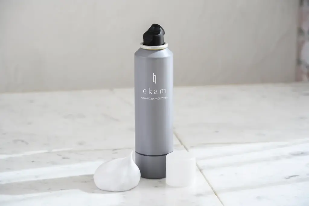 ekam泡洗顔発売