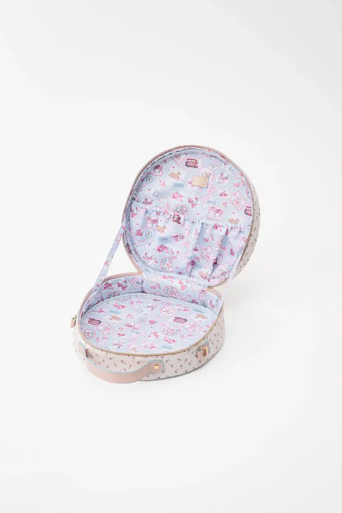 【Cath Kidston】テーマパーク好きインフルエンサー 中島姉妹とコラボレート。特別なアートのトランク風ポーチなど3月13日（金）発売！ 画像 10