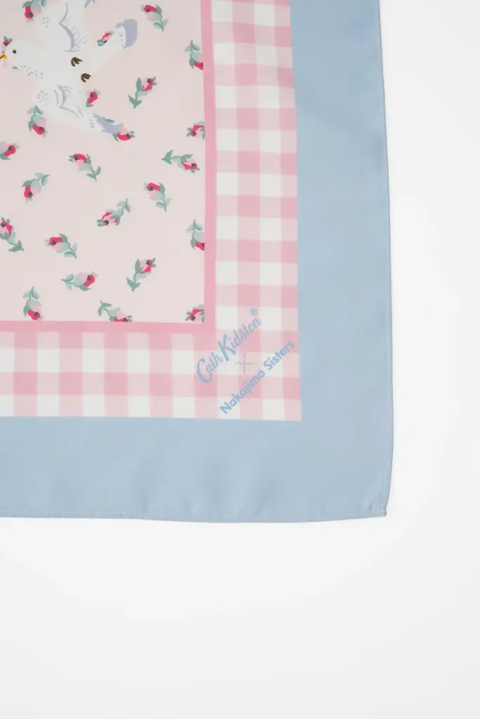 【Cath Kidston】テーマパーク好きインフルエンサー 中島姉妹とコラボレート。特別なアートのトランク風ポーチなど3月13日（金）発売！ 画像 21