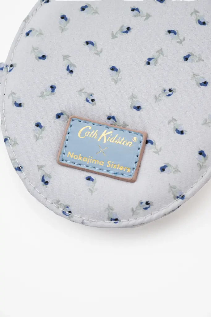 【Cath Kidston】テーマパーク好きインフルエンサー 中島姉妹とコラボレート。特別なアートのトランク風ポーチなど3月13日（金）発売！ 画像 5
