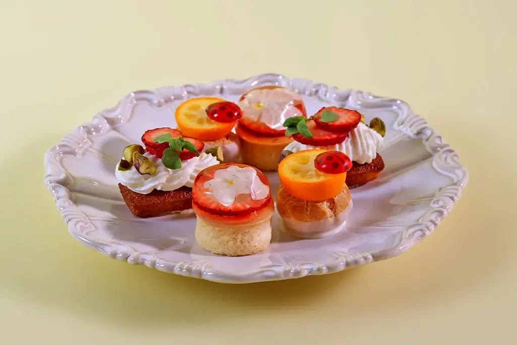 埼玉県産いちご「あまりん」アフタヌーンティー第二弾！やわらかな春の香りに包まれるアフタヌーンティー「あまりん・アン・フルール」を2026年3月19日（木）より開催【ロイヤルパインズホテル浦和】 画像 4