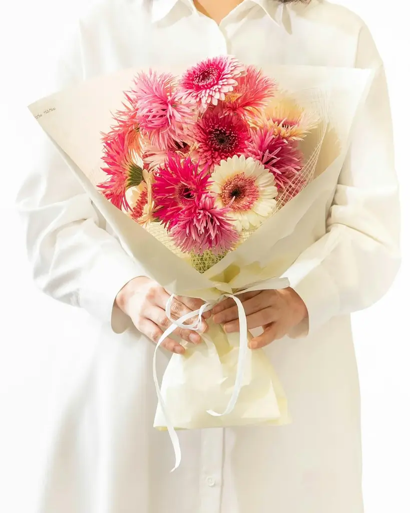 【HitoHana(ひとはな)】母の日ギフト2026予約受付開始！溢れんばかりのたっぷりのお花を贈る – カーネーションギフト、胡蝶蘭、産直、観葉植物、人気ブランドとのセットギフトも 画像 21