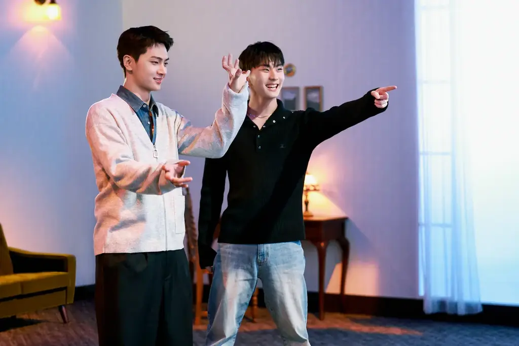 ENHYPENの没入型ミュージアム『House of Vampire』、JUNGWONとJAYの来場時映像を公開！メンバーが会場で購入した「プレゼント企画」を会期終了まで実施中 画像 2