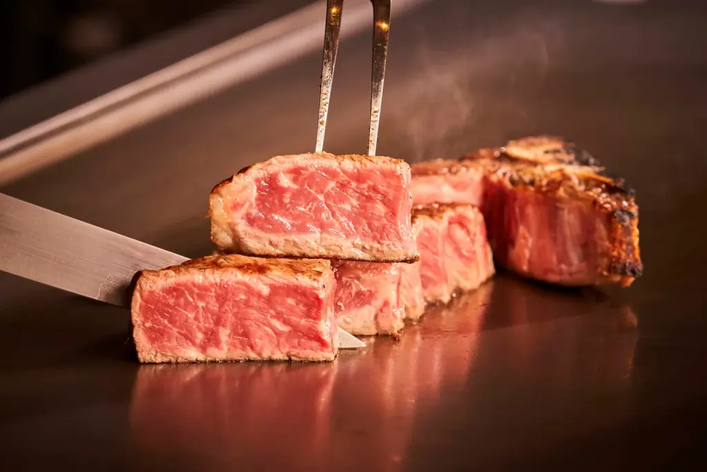 「ウルフギャング・ステーキハウス TEPPAN」“寿司劇場”「照寿司」とのコラボイベントを開催 画像 5