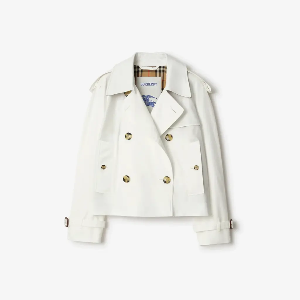 【BURBERRY】伊勢丹新宿店にて「Trench, Portraits of an Icon」ポップアップを開催 画像 4