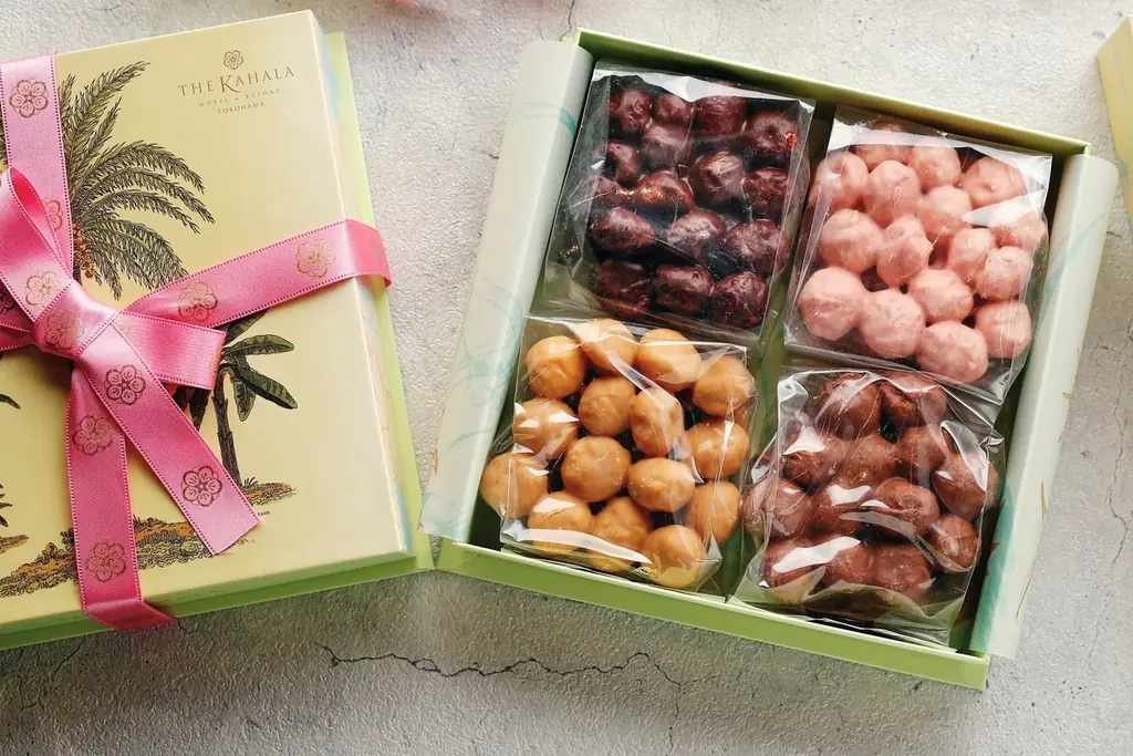 【ザ・カハラ・ホテル＆リゾート 横浜】桜の香りと塩味が重なり合う、春だけの和の美。「マカダミアナッツチョコレート 桜 – SAKURA – 」数量限定販売 画像 2