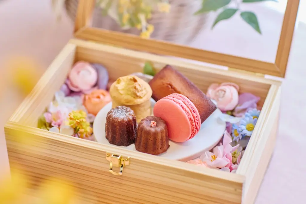 【OMO5小樽】芽吹きの春、お花見気分で船上ティータイムを楽しむ「小樽運河アフタヌーンティークルージング」開催 画像 3