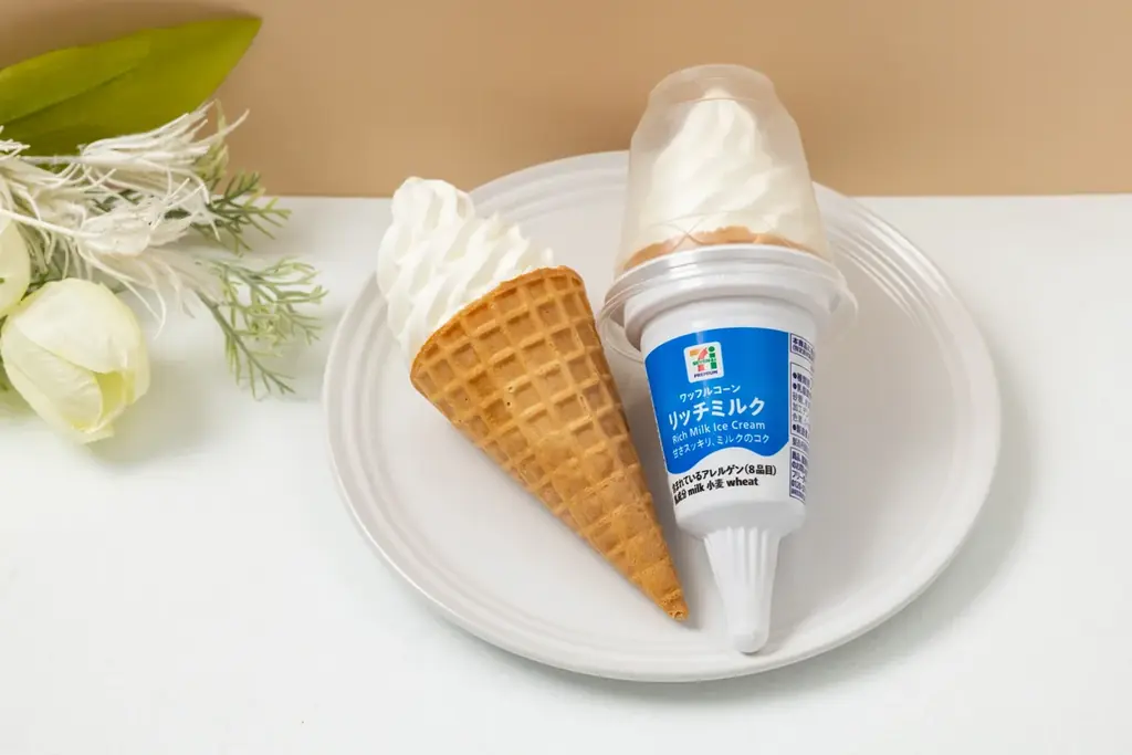 セブン‐イレブンの人気アイスがリニューアル「セブンプレミアム ワッフルコーン リッチミルク」が新発売！ 画像 1