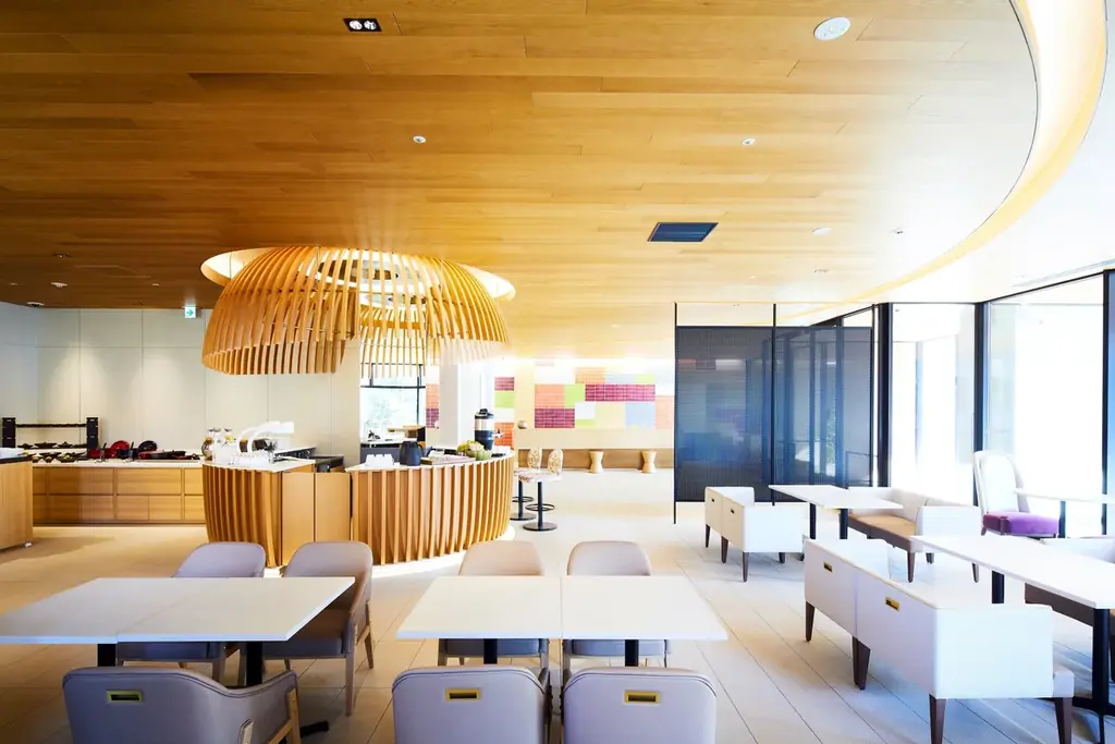 【ホテルインターゲート金沢】「加賀友禅と加賀五彩のアフタヌーンティー」開催のお知らせ　開催日時：2026年3月14日（土）15:00～19:00 画像 7