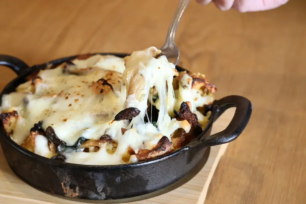 飲食新業態「坂と線路とバゲットと」、宿泊施設「FUNAMIZAKA STAY」をオープン 画像 3