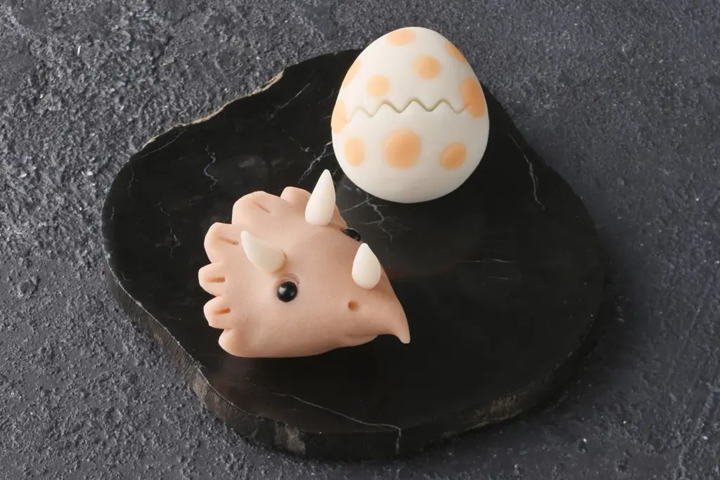 開催史上初「お菓子の恐竜展」ー老舗の技で“恐竜の世界”を和菓子で表現ー全国の老舗和菓子38ブランドが一堂に「第80回 全国銘菓展」日本橋三越本店で3月18日(水)より開催 画像 4