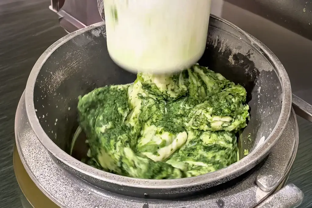 【春のお彼岸フェア】期間限定スイーツが集結！新作「桜ロール」と「よもぎ棒餅・ぼた餅・大きな苺大福」3/6登場！ 画像 10