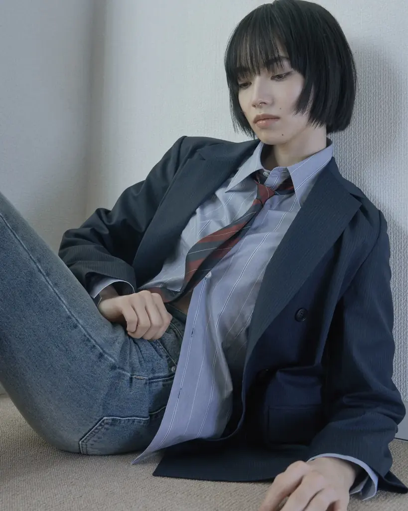 Nana Komatsu × ATTISESSION、モデル・俳優 小松菜奈が魅せる、しなやかなレディモード、2026 年春夏コレクションの世界観を纏う最新ビジュアルを3月5日（木）より公開 画像 7