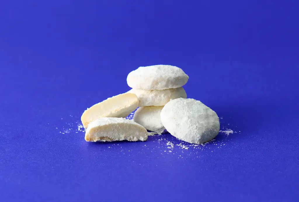 【期間限定】1時間で200缶を売り上げる、クッキー缶シリーズに新作！缶の中身は、花畑 !? あたたかな季節の色鮮やかな贈り物「しろいし洋菓子店のクッキー缶〜野花のスケッチ〜」 画像 6