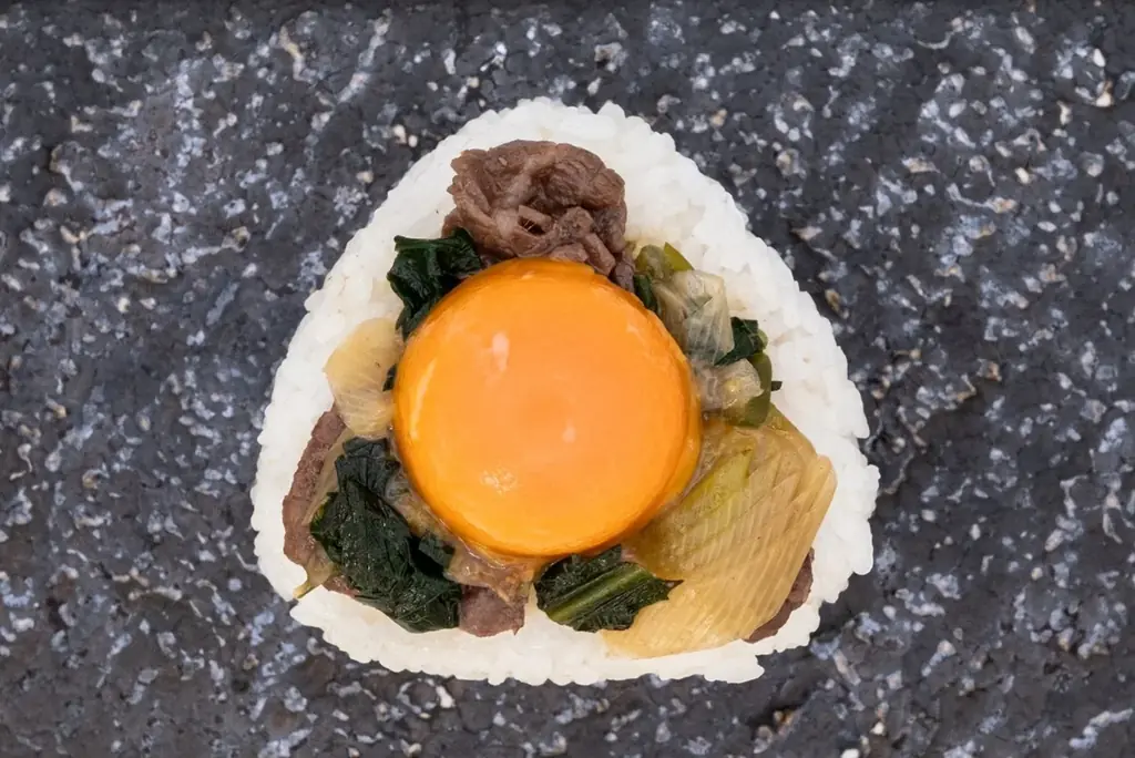 2025年大阪・関西万博で好評を得た「日本のおにぎり」3種がアレンジを加えて登場！2026年３月6日より「象印銀白おにぎり 京橋店」にて期間限定で販売開始 画像 2