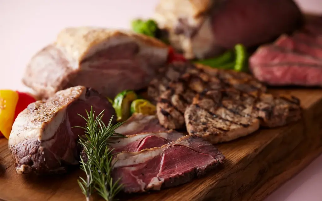 【浅草ビューホテル】小春日和の浅草で味わう、春らしい華やかな「スプリングブッフェ」 武藏ならではの約100種の多彩なメニュー。 画像 2