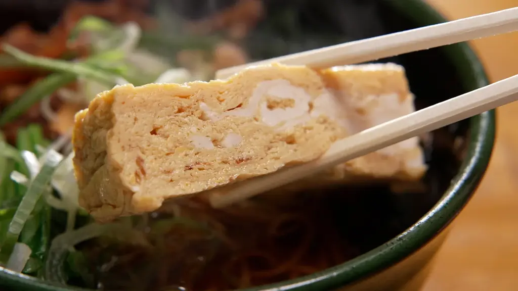 【ＢＳ日テレ】千年の歴史！滋賀県守山市で出会う「幻の伊吹在来そば」　名物「炙り豚つけそば」を豪快に実食！　ドランク塚地が太鼓判「相当美味しい！皆さんマジで食べに来た方がいい」 画像 2