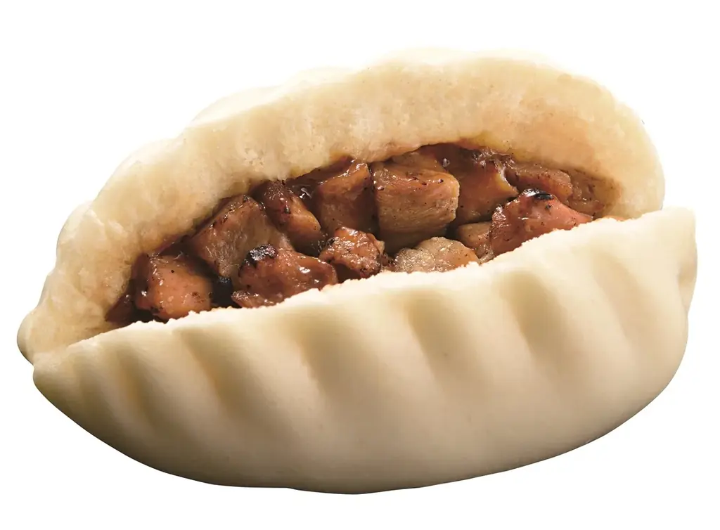 焼きとりの“ゴロっと食感”を楽しめる　手包みで仕上げた「炭火焼きとりまん」が3月10日（火）から発売　こだわりの“ふわもち生地”と本格的な炭火焼きの香りを堪能できる一品 画像 2