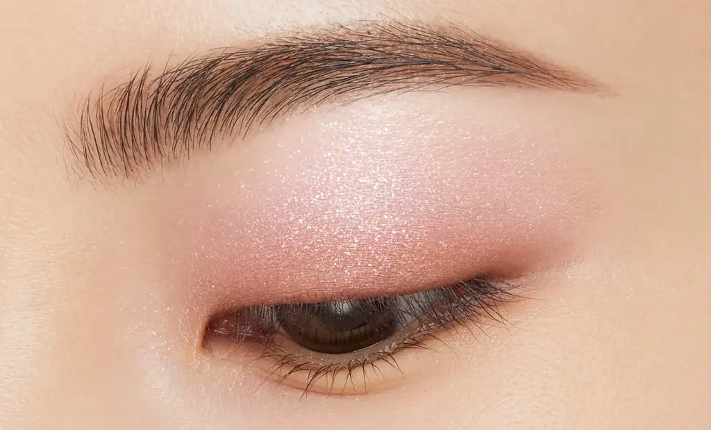 【本日ロフト先行発売開始】エテュセから、進化系”2in1アイベース”＆春の新色”チュチュローズ”アイシャドウが登場。 画像 9