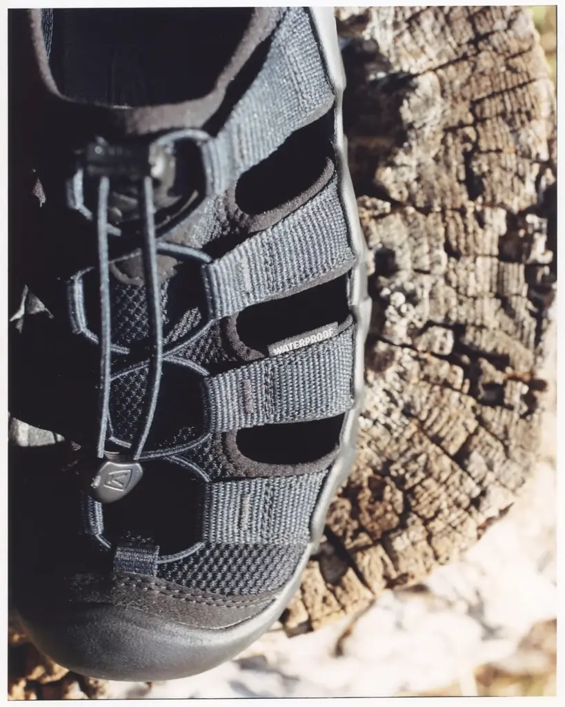 スノーピークとKEENが初のコラボレーション「HYPERPORT H2」を3月13日より発売　～実用性とミニマルなデザインを融合した多用途サンダル～ 画像 3