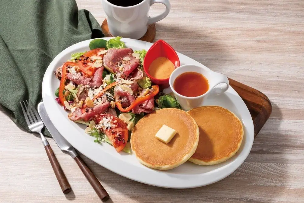 シンプルこそが、究極の贅沢。コクに溺れる「背徳削りバター」パンケーキ登場～3月12日（木）より販売開始。オマール海老香る春の新作なども同時展開～ 画像 6