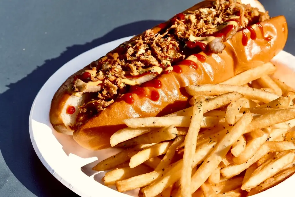 多摩川沿いに 泊まれる “野外映画館” が期間限定で登場!! アウトドア体験型劇場「URBAN CAMP & CINEMA」開催決定！ 画像 7