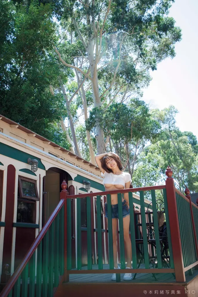 【初公開先行カットあり】朝ドラ俳優・寺本莉緒「5年ぶり」2nd写真集の表紙＆タイトルがついに決定！ 画像 4