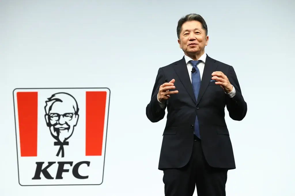 「KFC : THE NEXT CHAPTER‐新生KFC事業戦略＆新アンバサダー発表会‐」佐藤栞里さんが新ブランドアンバサダーに就任し、新CMをお披露目！特別ゲスト・レインボーと「ガブッと」対決！ 画像 7