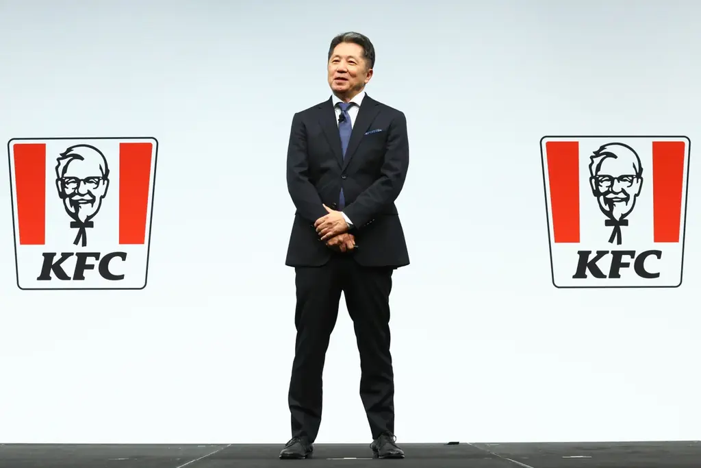 「KFC : THE NEXT CHAPTER‐新生KFC事業戦略＆新アンバサダー発表会‐」佐藤栞里さんが新ブランドアンバサダーに就任し、新CMをお披露目！特別ゲスト・レインボーと「ガブッと」対決！ 画像 8