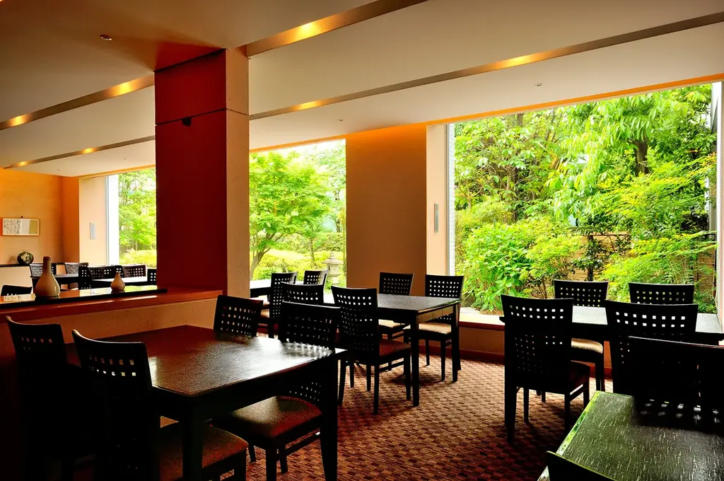 【レンブラントホテル海老名】花を愛で美食を楽しむ「桜フェア」開催中。日本庭園や店内の桜を眺めてお花見気分を満喫。 画像 12