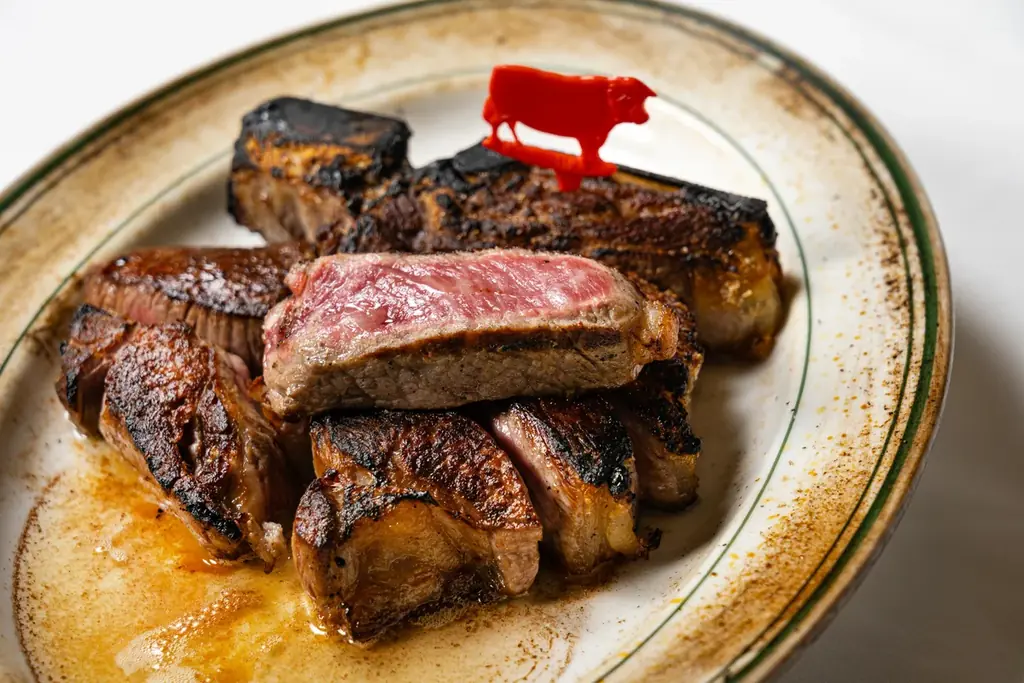 ビギナーも愛好家も大満足！「ウルフギャング・ステーキハウス」福岡店　選べる3種の10周年記念コース 画像 1