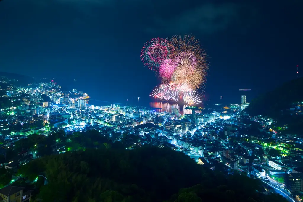 【リゾナーレ熱海】熱海名物の花火を＂食べる＂体験。夏の夜空に輝く花火に包まれる「花火アフタヌーンティー」初開催 画像 5